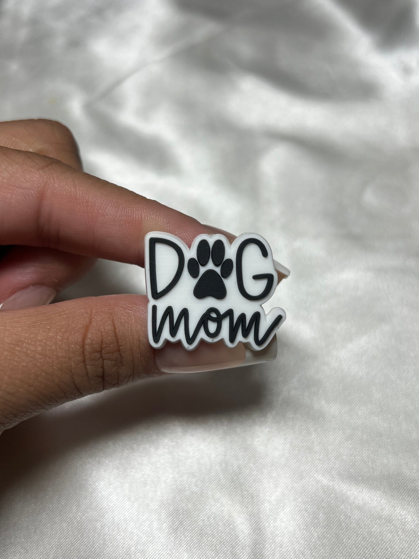 DOG MOM