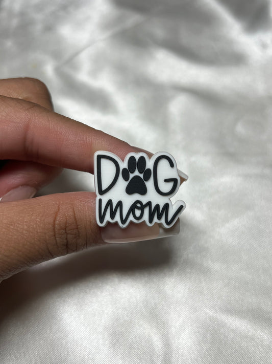 DOG MOM